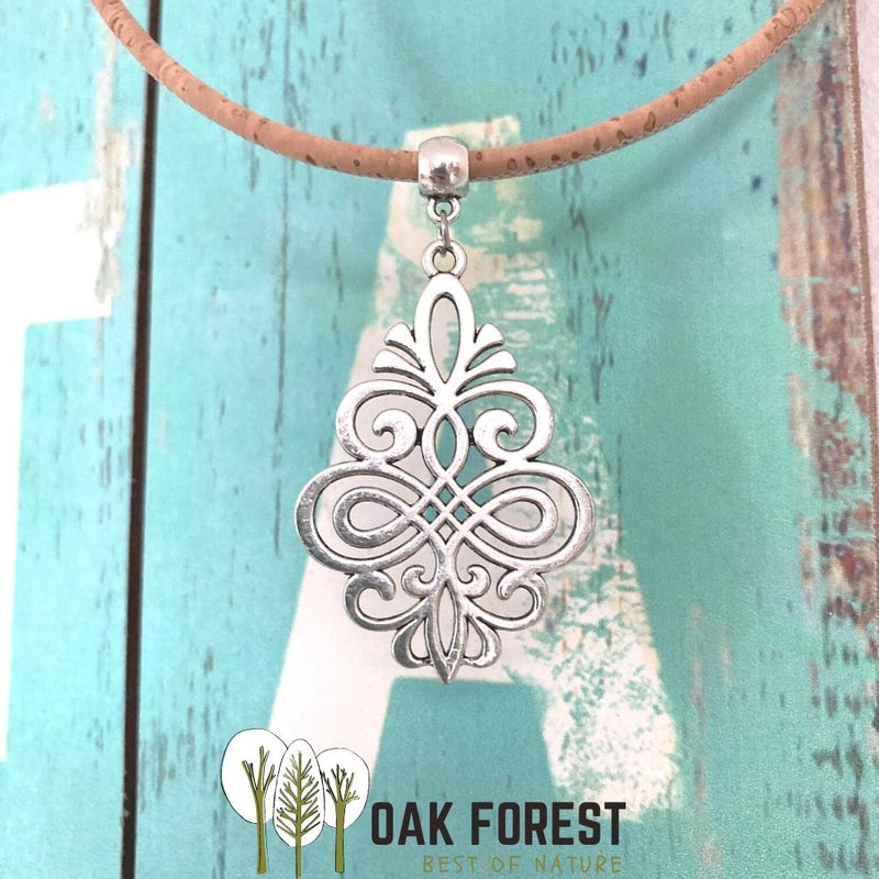 collier en liege femme - collier vegan femme en liege - collier made in Portugal  - collier fantaisie femme naturel - collier artisanal en cuir de liège - collier original femme pas cher