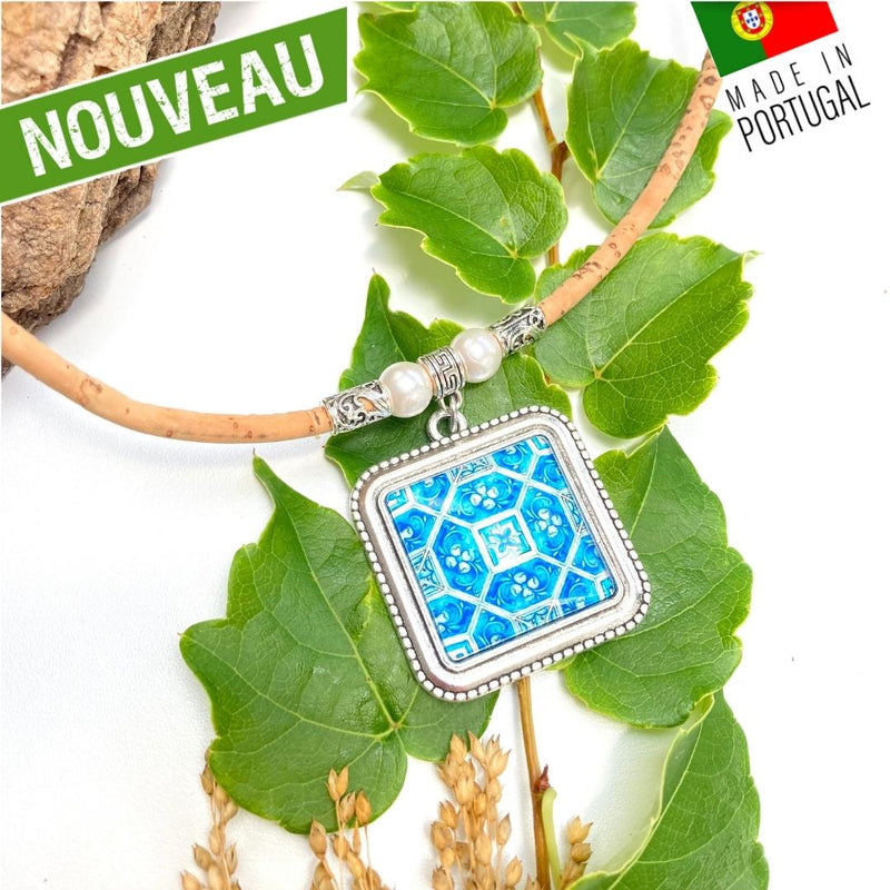 collier en liège - collier en liege - collier liège - collier liege - collier bois- Mandala- collier fantaisie - collier pas cher - idée cadeau noël - idée cadeaux Noel - pendentif - collier coeur - collier vegan - collier femme vegan - collier femme palmier - collier femme feuille portugal - collier bleu femme